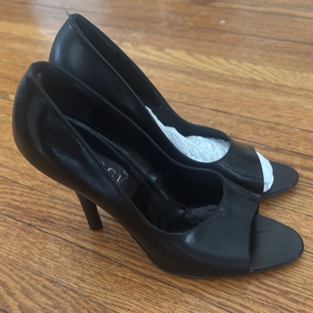 Gucci Black high heel pumps new without tags